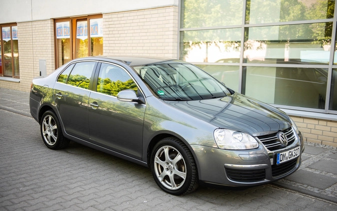 Volkswagen Jetta cena 21900 przebieg: 171000, rok produkcji 2009 z Szczecin małe 781